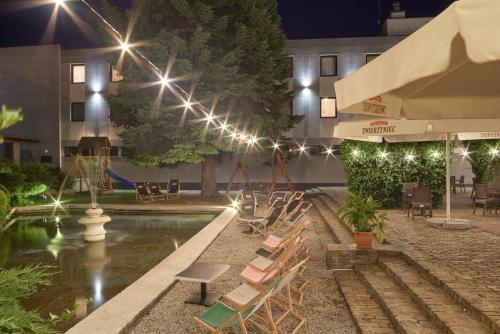 Hotel Renesans in ซามอสค์
