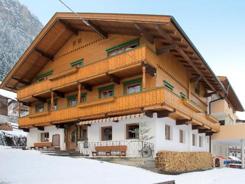  Holiday Home Rieplerhof - MHO157 by Interhome, Pension in Mayrhofen