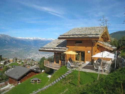 Chalet Chalet Aquarius by Interhome