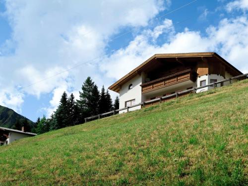 Apartment Bergkristall by Interhome in Spiss