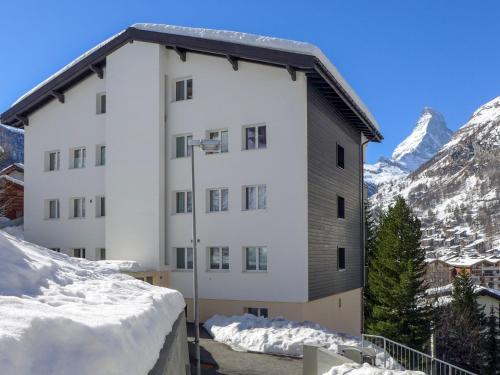 Apartment Dianthus-1 by Interhome, Zermatt (photo 10)