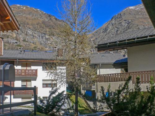 Apartment Luchre by Interhome, Zermatt (photo 10)