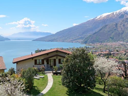  Apartment Bellavista - GRV240 by Interhome, Pension in Gravedona bei La Foppa