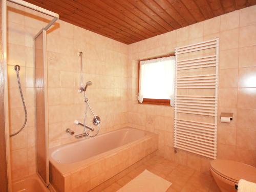 Apartment Michaela by Interhome, Hart im Zillertal (fotografie 10)