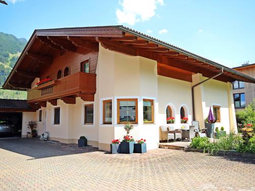 Apartment Hundsbichler-1 by Interhome in Hippach, Österreich