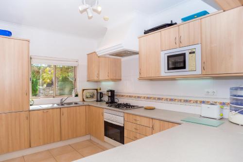 159D 2 Bedroom Apartment On Gramacho Golf Course - image 7