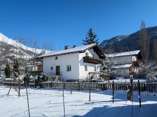  Apartment Apart Patricia - PTZ100 by Interhome, Unterkunft in Prutz