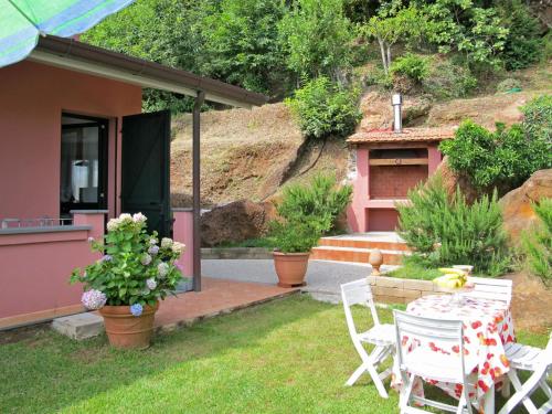  Apartment Brugiana by Interhome in Bergiola Maggiore