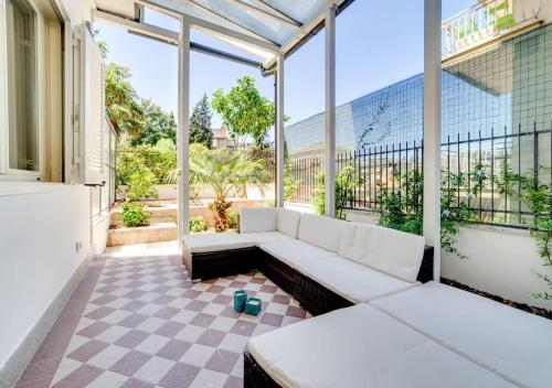 Luxury, large flat with terrace on Vatican Walls, Rome