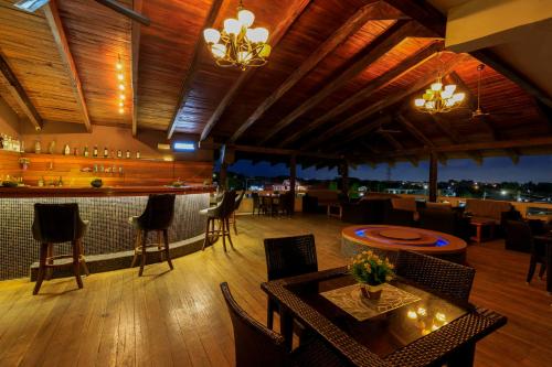 Pub/salong, Tills at Vienna Hotel in Sakumono