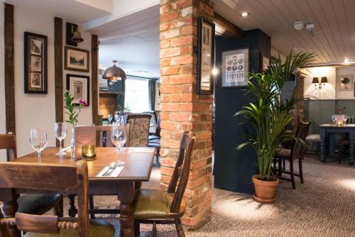 Innkeeper's Lodge Aylesbury - South  Weston Turville - image 10