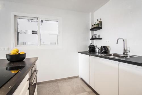 Sea & Wave Bailen Great Views Apartment - image 2