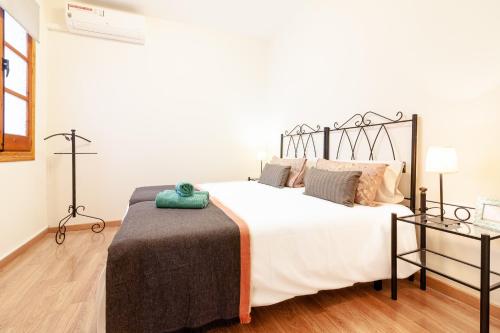One-Bedroom Apartment image 7