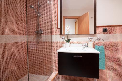 One-Bedroom Apartment image 4