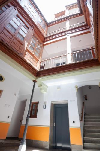 One-Bedroom Apartment image 3