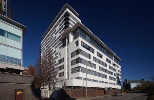 Intrare, Skyline Plaza By Viridian Apartments in Basingstoke