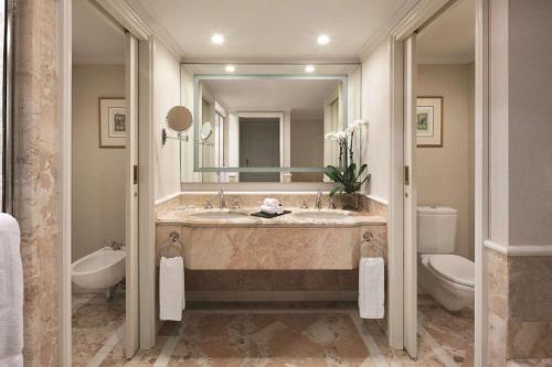Shangri-La Hotel Sydney - image 8