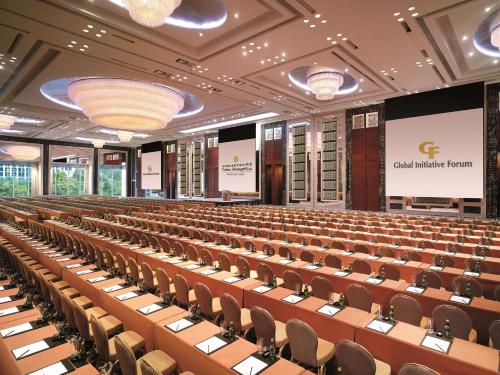 Futian Shangri-La, Shenzhen,Near to Shenzhen Convention&Exhibition Centre, Futian Railway Station