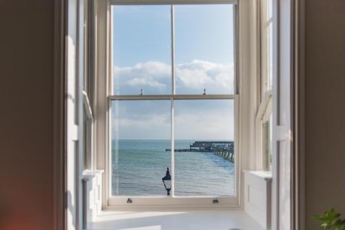 Pier View - Beautiful Sea View Apartment In Deal