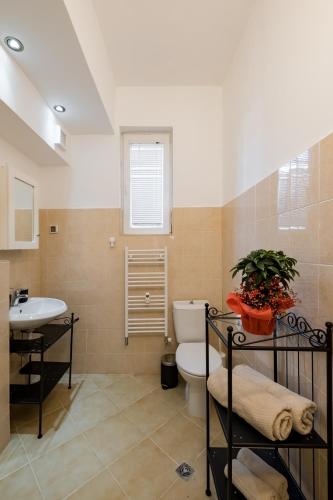 Spacious 3 Bedroom Home in Sofia's Top Center, Sofia (Foto 6)
