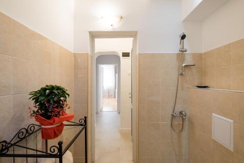 Spacious 3 Bedroom Home in Sofia's Top Center, Sofia (Foto 7)