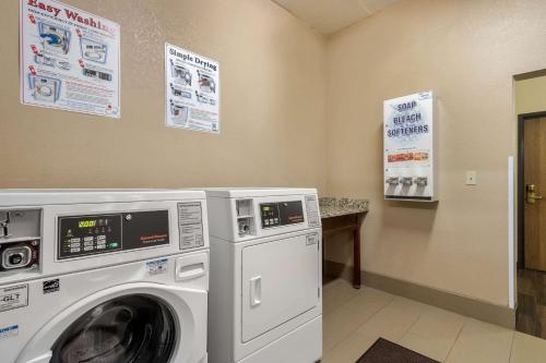 Comfort Inn & Suites Pittsburg - image 11