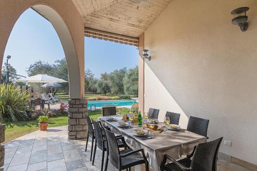  Villa Daniela con piscina vista lago by Wonderful Italy in Soiano del Lago