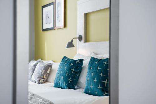 The Hedgehog by Innkeepers Collection - image 4