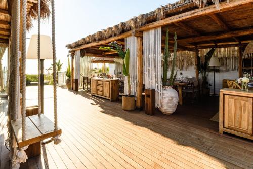 Udvendig, Cumeja Beach Club & Hotel in Cellole