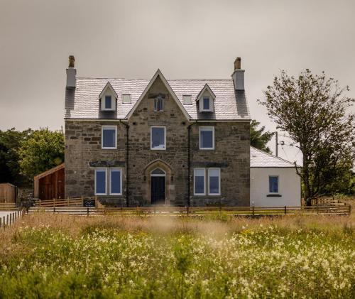 . House Of Juniper - The Manse