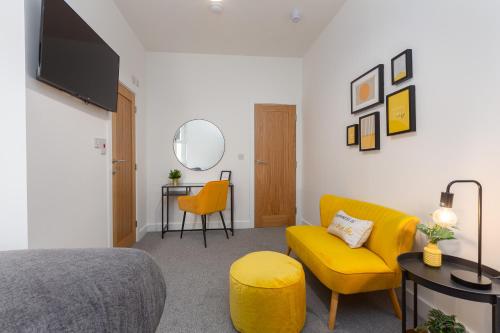 Charles Alexander Short Stay - Charnley House Apartments 5
