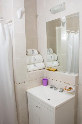 Premium Quadruple Room image 5