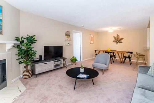 Unique 2BR Prime Location with Gym & Parking