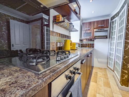 Konyha, Beautiful Listed Flat with Private Garden, Birnam in Dunkeld