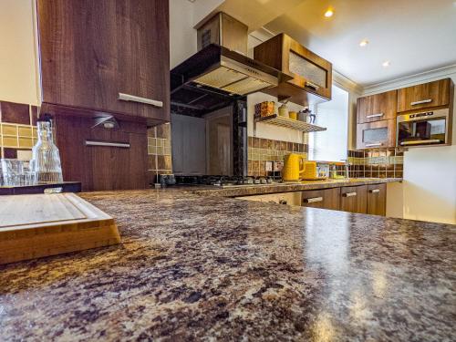 Beautiful Listed Flat with Private Garden, Birnam in Dunkeld