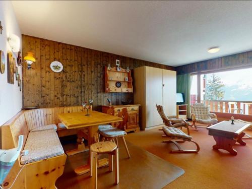 Studio Hameau A04 by Interhome in 維克斯