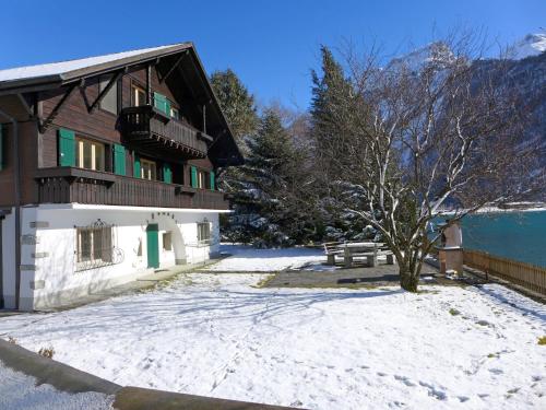 B&B Brienz - Holiday Home Chalet Aaregg by Interhome - Bed and Breakfast Brienz