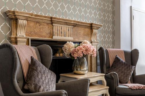 Clifden House by Nina - image 12