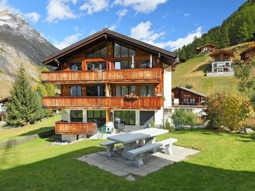 Apartment Haus Findelbach - Apt- Happy Lily by Interhome Zermatt