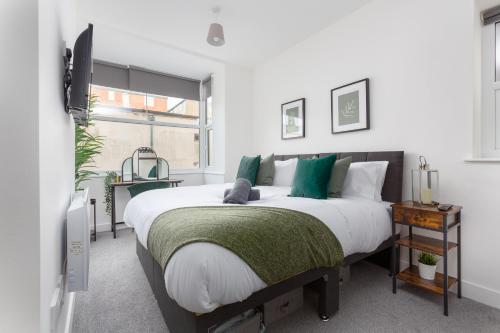 Charles Alexander Short Stay - Charnley House Apartments 4
