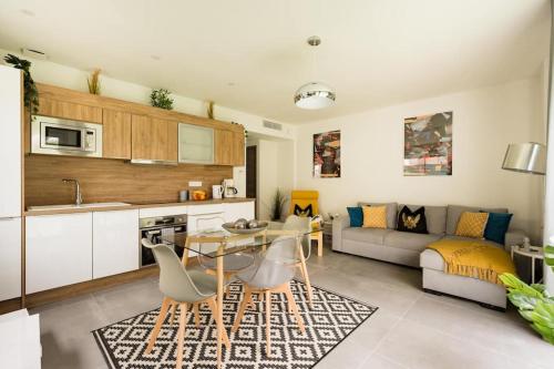 Stylish New 1 bedroom apartment in juan les pins 1