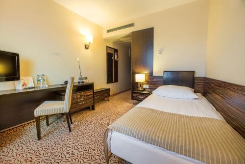 Single Room image 3