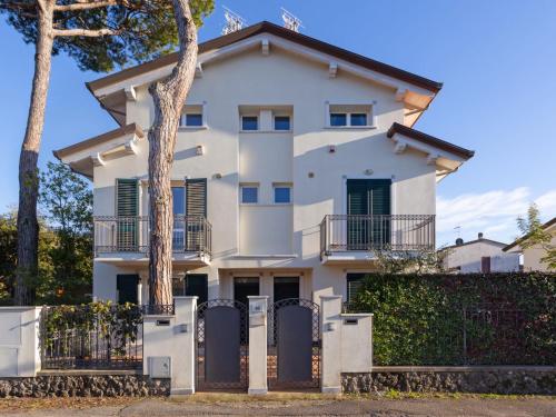  Apartment Michelangelo I by Interhome, Pension in Marina di Pietrasanta bei Motrone di Versilia