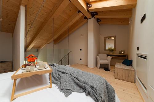 Book the Deluxe Room Deluxe Room (2 Adults + 1 Child)