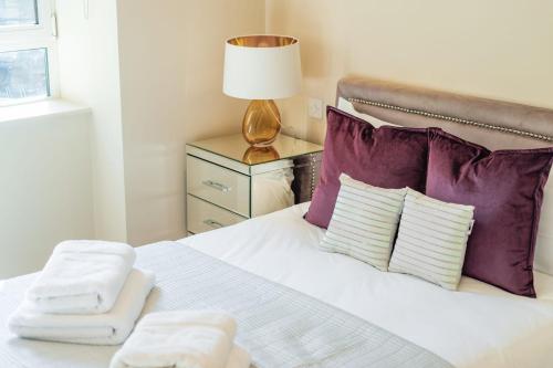 Stunning 3-bedroom in the heart of London - image 14
