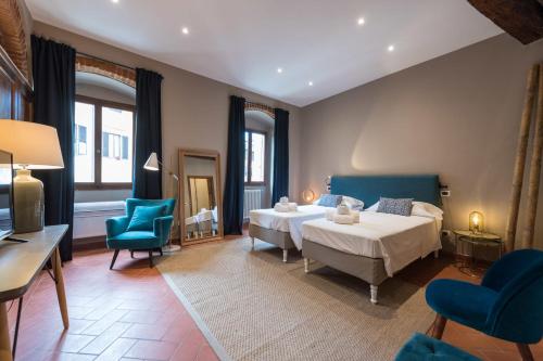 HEART OF FLORENCE Pitti 2 Bed-Apartment - image 12