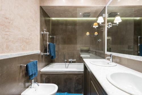 HEART OF FLORENCE Pitti 2 Bed-Apartment - image 8