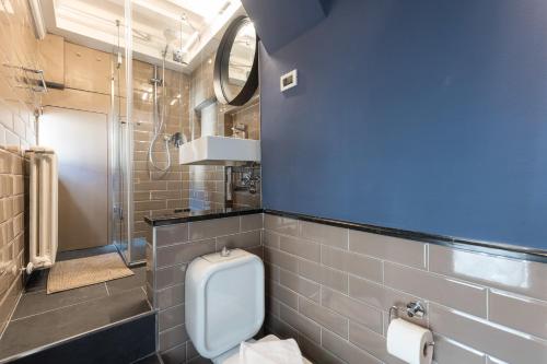 HEART OF FLORENCE Pitti 2 Bed-Apartment - image 11