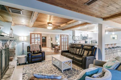 Oceanfront Elegance - Luxurious 6BR Beach House with Hot tub & spacious Balcony and Breathtaking Views!, Melbourne Beach (foto 9)