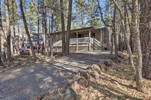 Renovated Munds Park Cottage with Grill and Fire Pit!